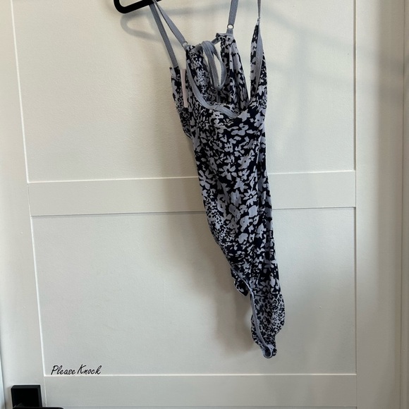 Free People blue Floral Print Women's Bodysuit size S - Picture 3 of 3